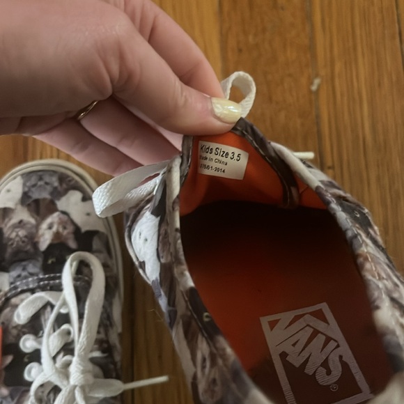 Women’s Cat ASPCA Vans - Picture 3 of 5